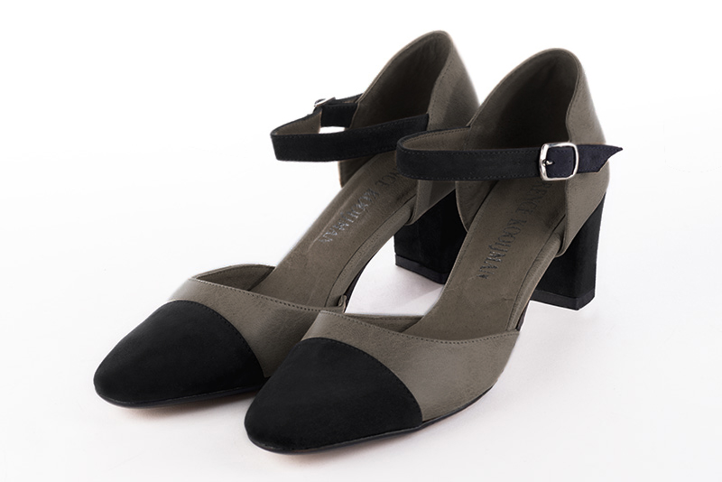 Matt black and ash grey women's open side shoes, with an instep strap. Round toe. Medium block heels. Front view - Florence KOOIJMAN